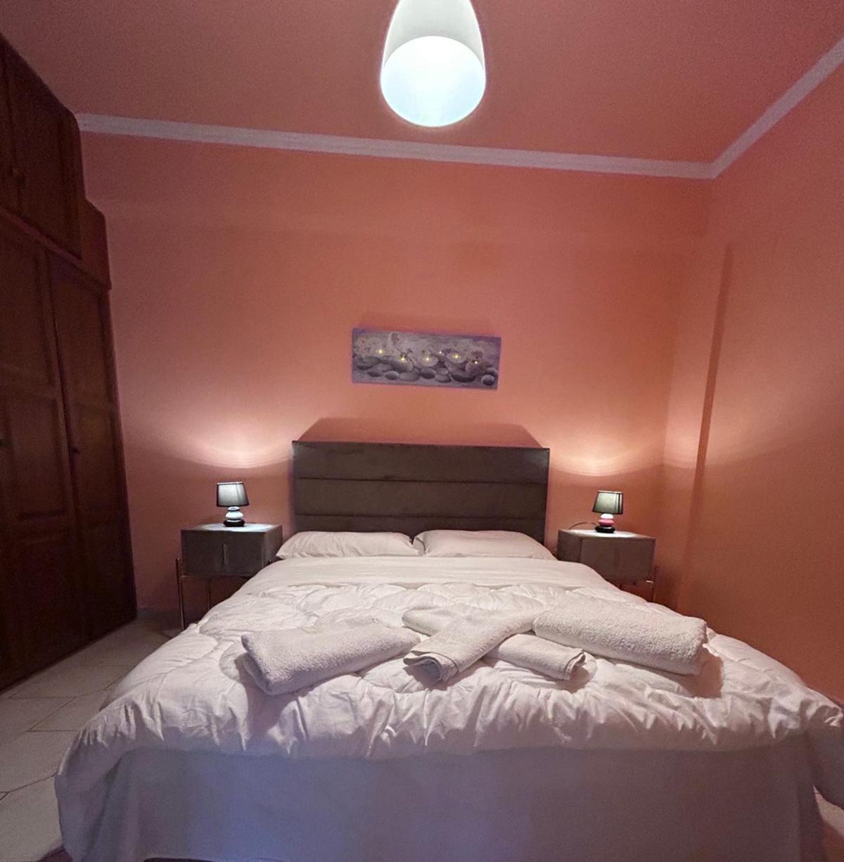 Lazarus Apartment *